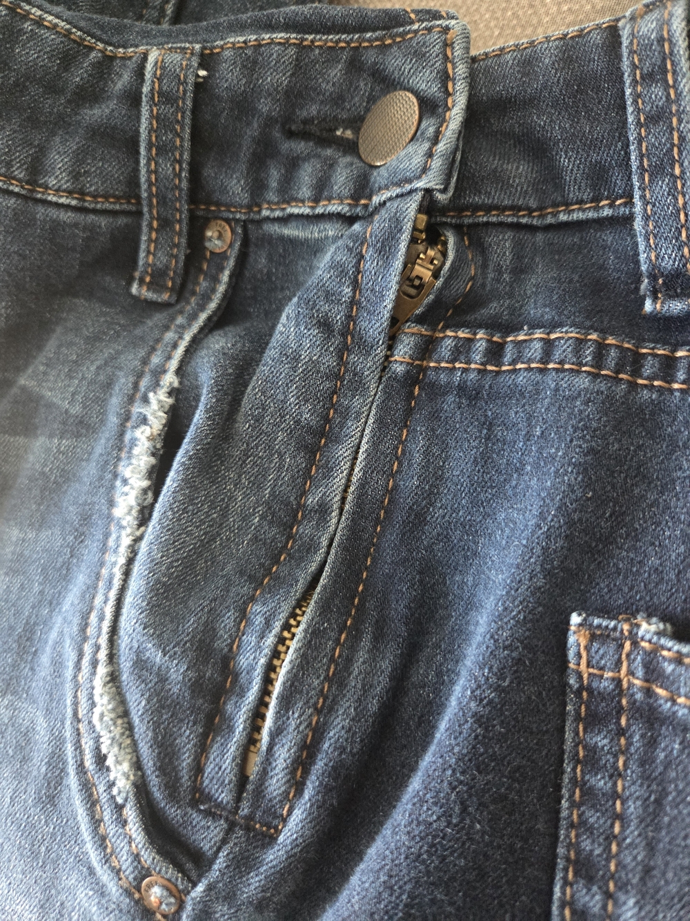 Free People Distressed Denim Overalls Medium Dark Wash Size 27 - 15" W Laid Flat - Picture 10 of 11